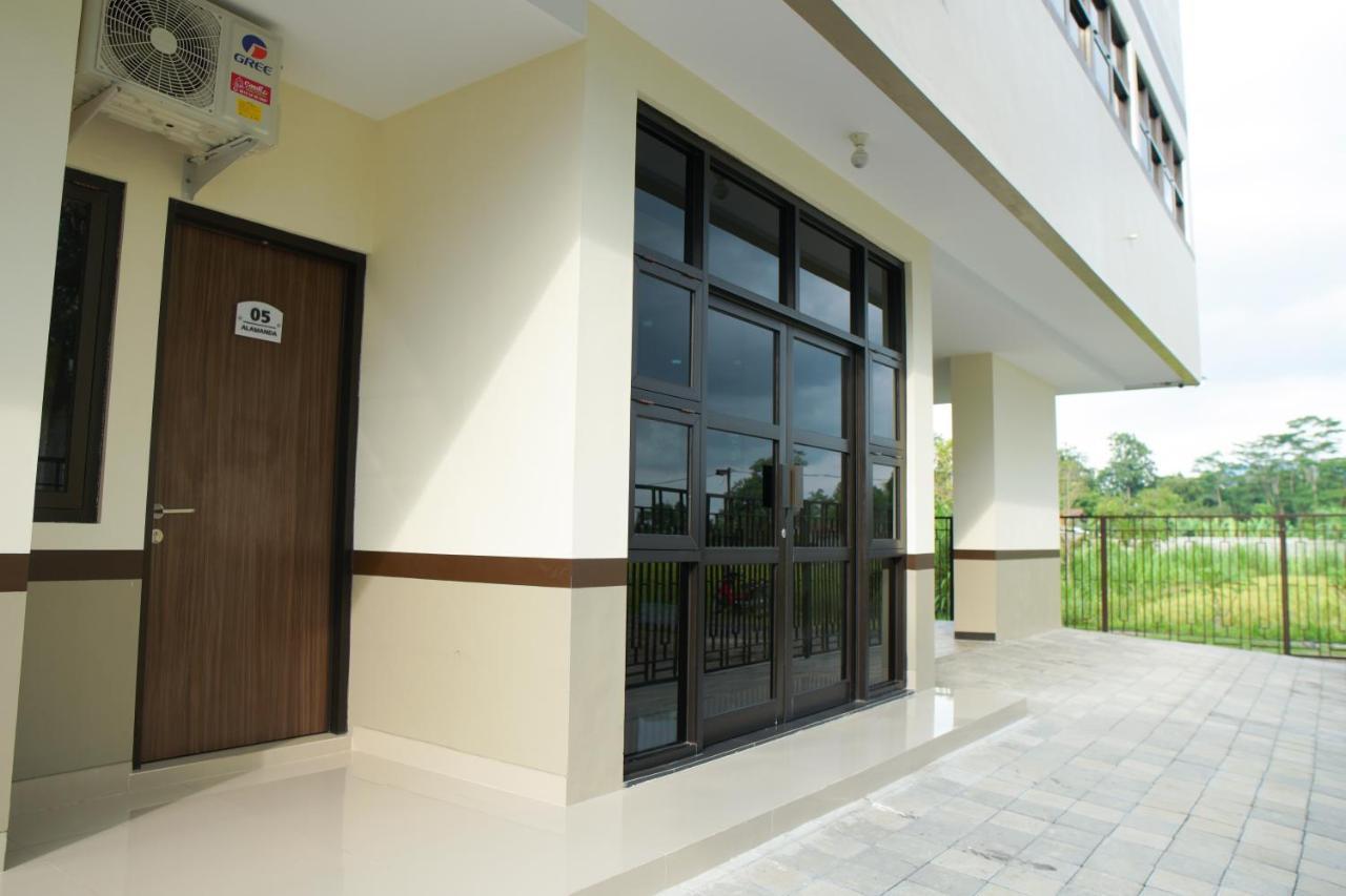 Kost Eksklusif Teduh Hostel Salakan Exterior foto